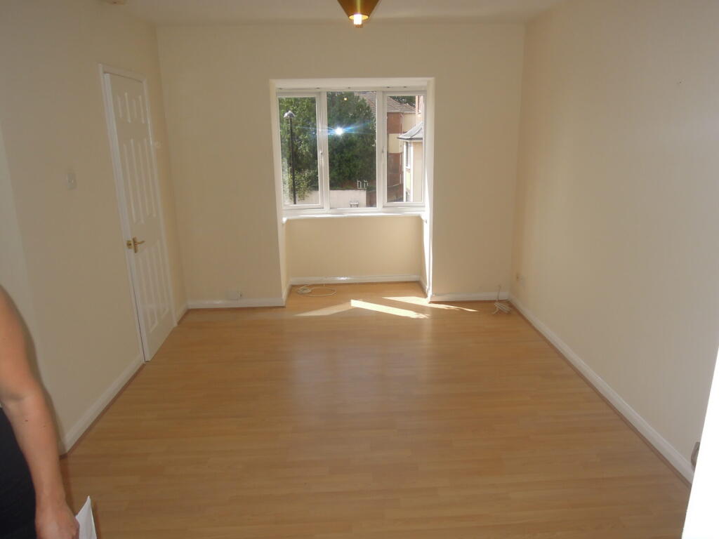 Apartment in Southampton - View 3