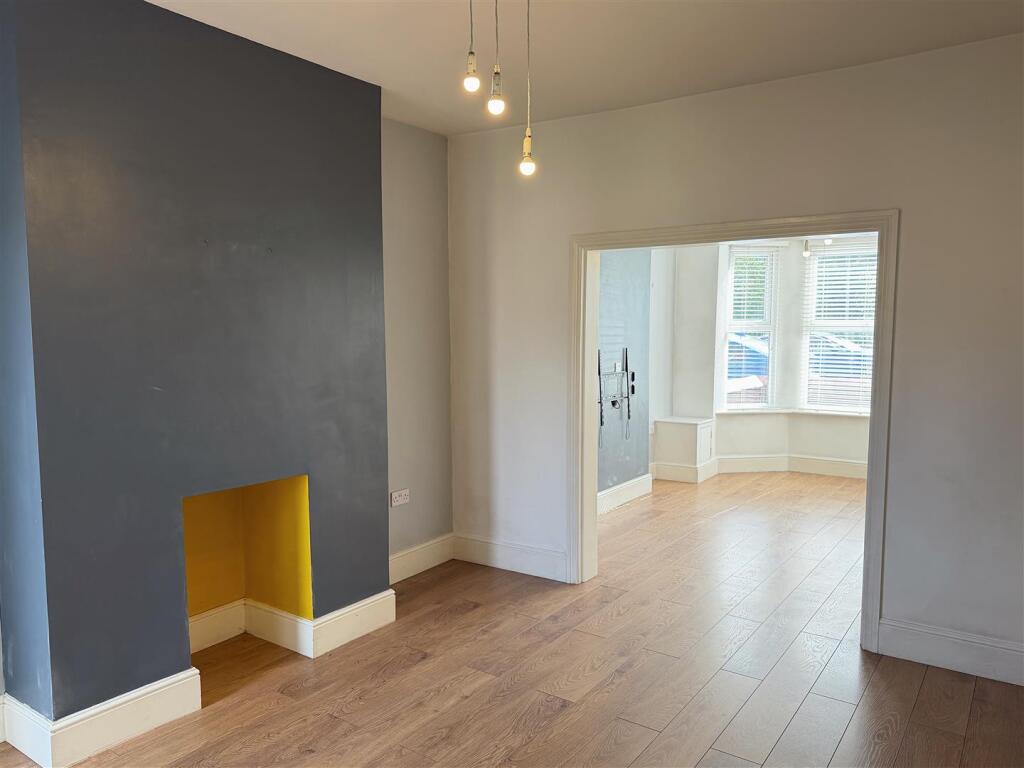 House in Wrexham, Rhosddu - More