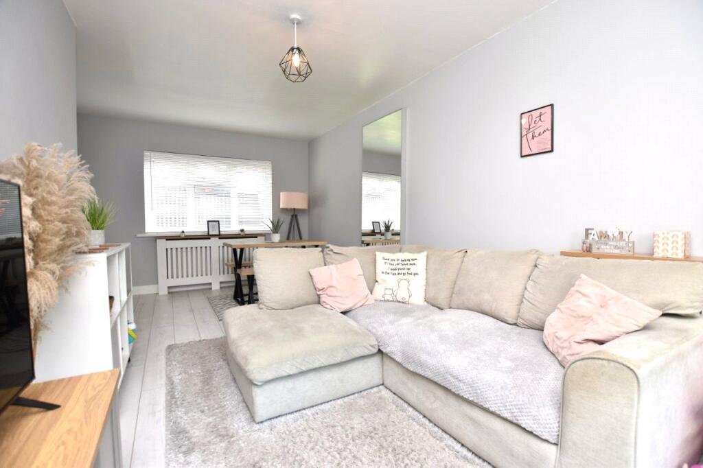 Chandler Close, Birstall, Batley, West Yorkshire photo 3