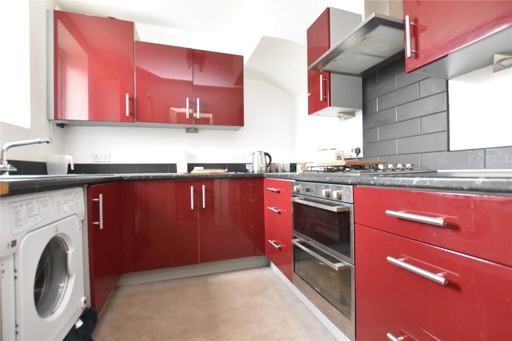 House in Leeds, Daisy Hill, Morley - More