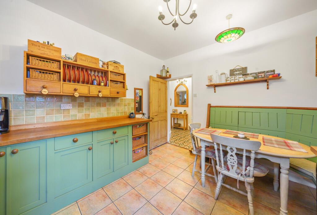 House in Gloucester - View 2