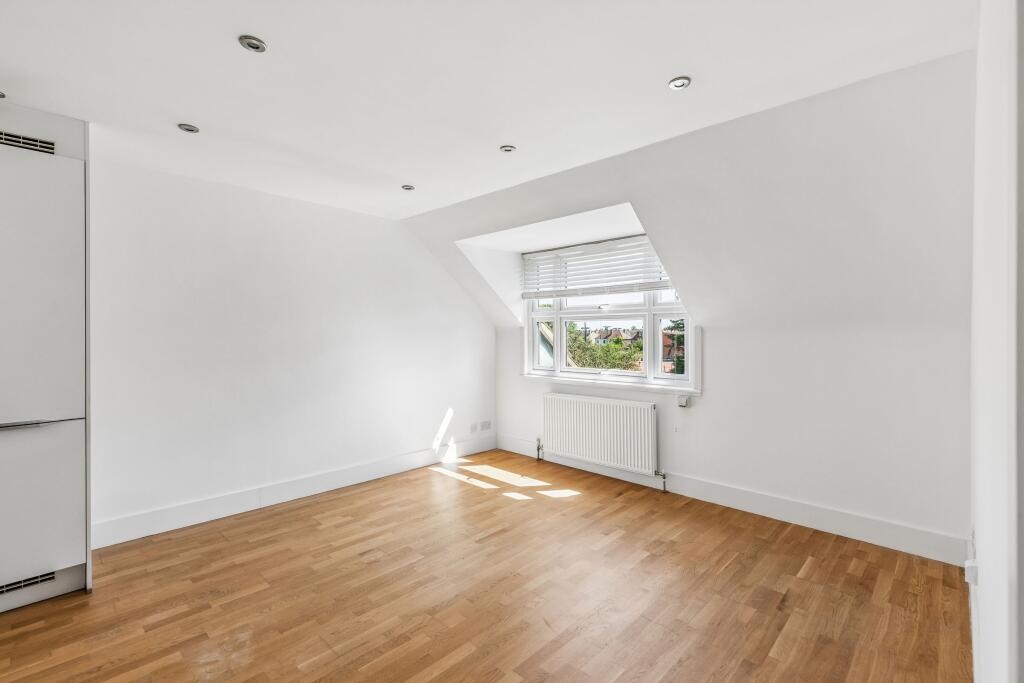 Apartment in London, Oakleigh Park, Whetstone - View 4