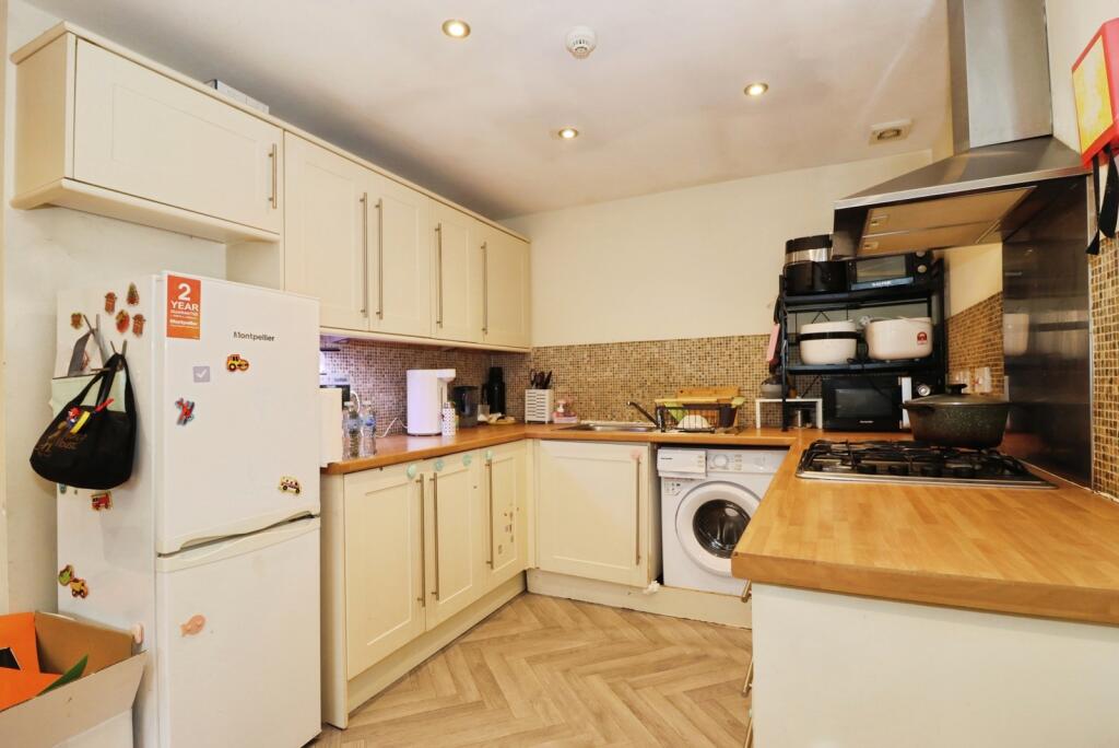 Apartment in Bristol - View 3