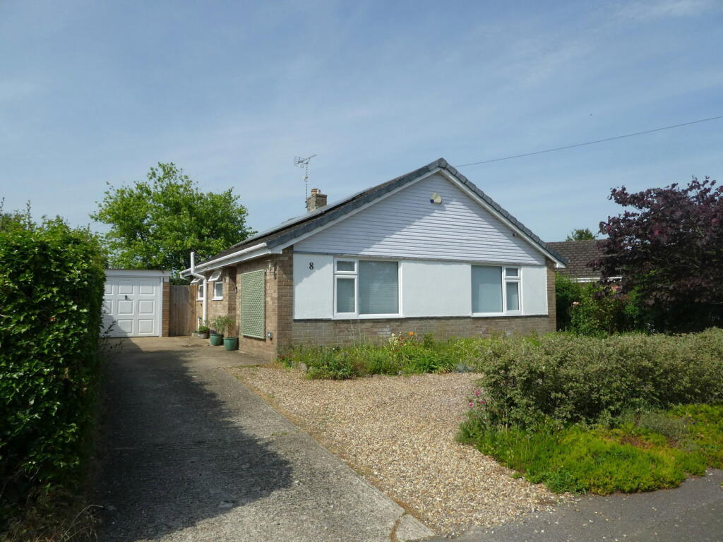 Main image of property: Cartwright Road, Charlton OX17 3DG