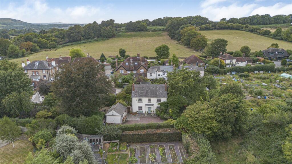 East Gardens, Ditchling, Hassocks, East Sussex, BN6 photo 2