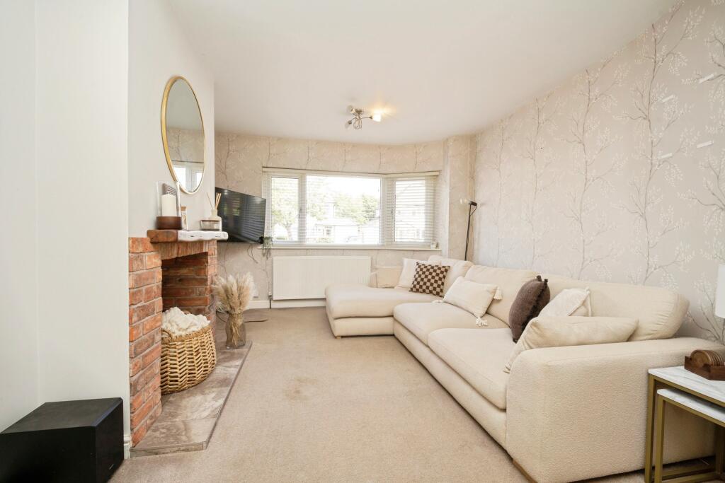House in Solihull, Shirley - More