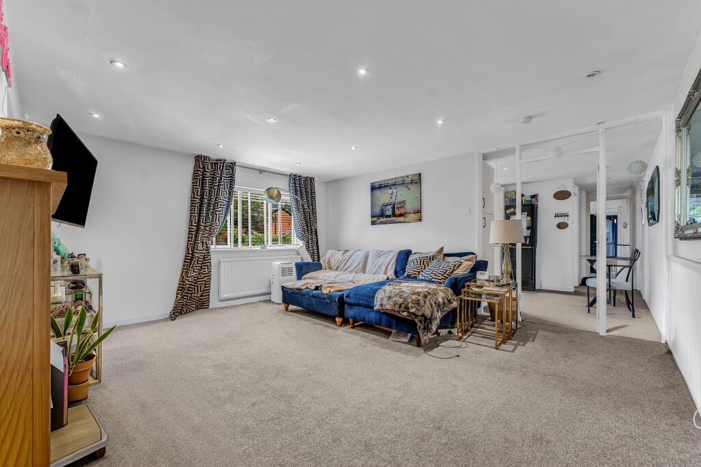 Apartment in Stevenage - More