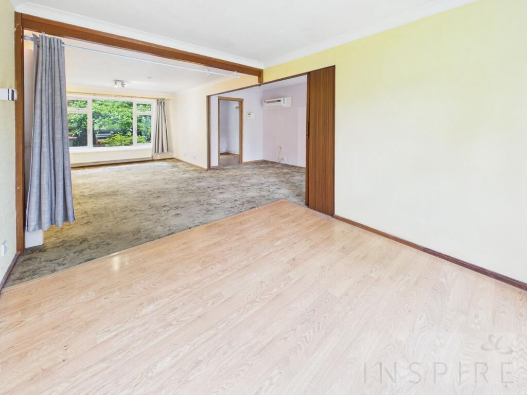 House in Crawley, Worth - View 2