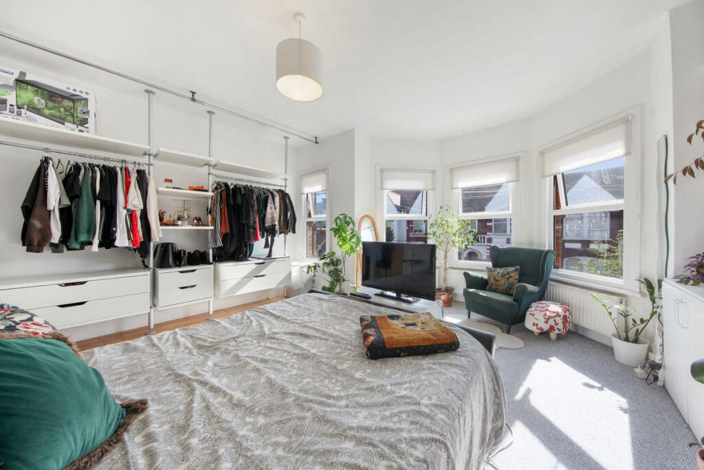 Apartment in London, Willesden Green, Dollis Hill - More