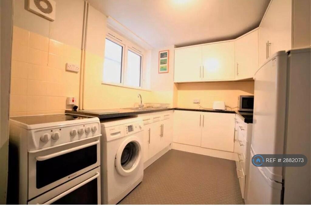 4 bedroom maisonette for rent
