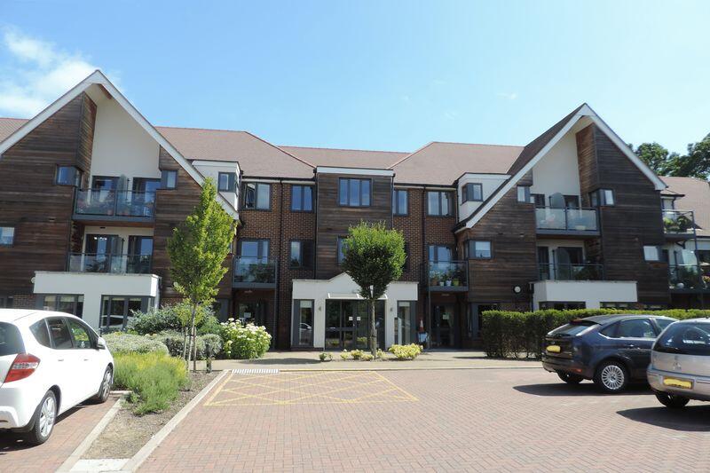 Main image of property: Mandeville Court, Darkes Lane, Potters Bar, EN6 1BZ