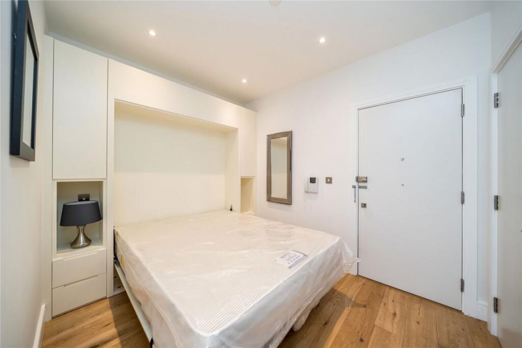 Apartment in London - View 5