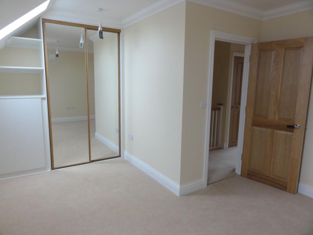 House in Waverley, Cranleigh - View 5