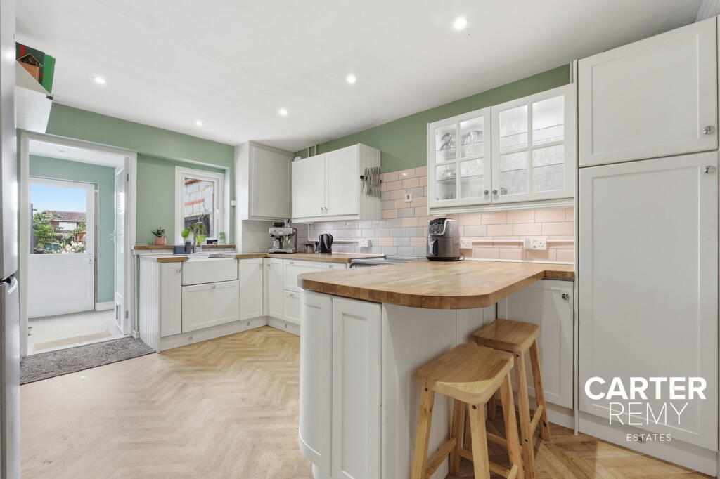 Hengist Gardens, Wickford, SS11 photo 2