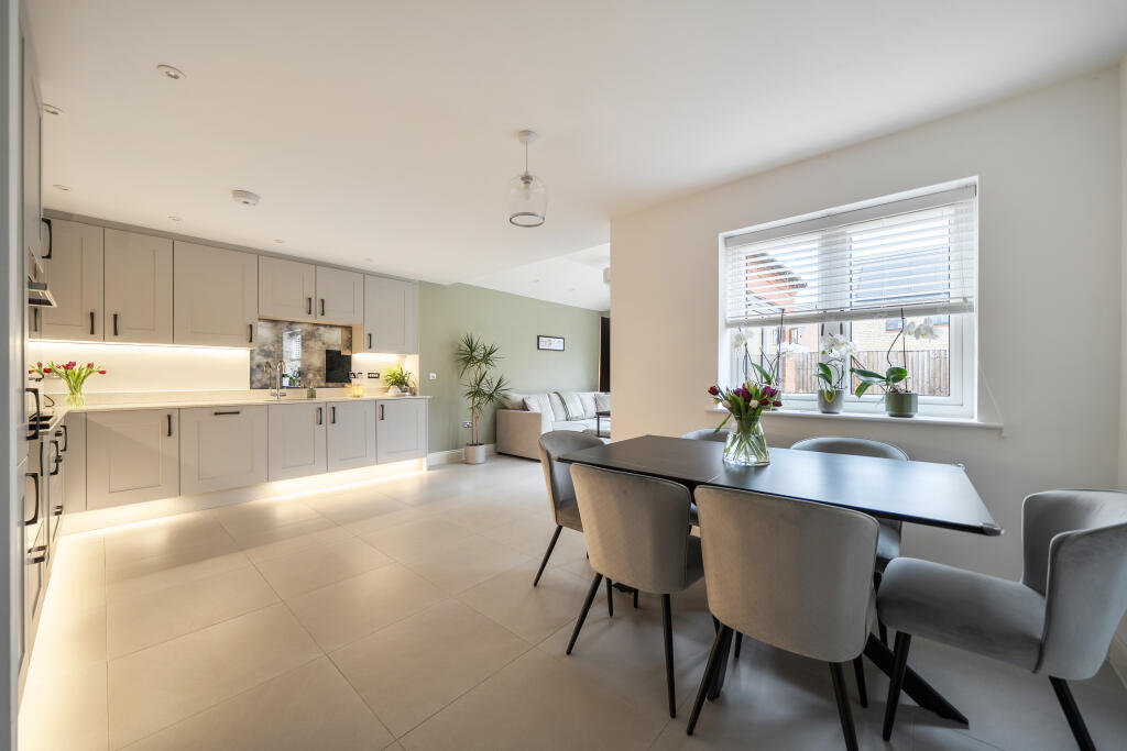 4-bed detached on Ashanti Way, Blunsdon, Swindon, SN26, £635,000