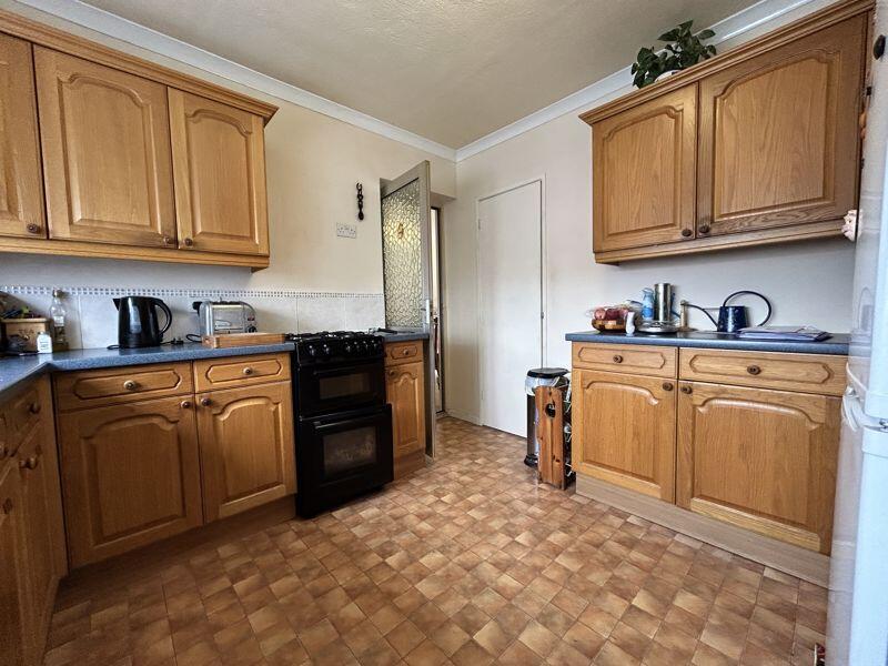 House in Dunstable, Central Bedfordshire - View 3