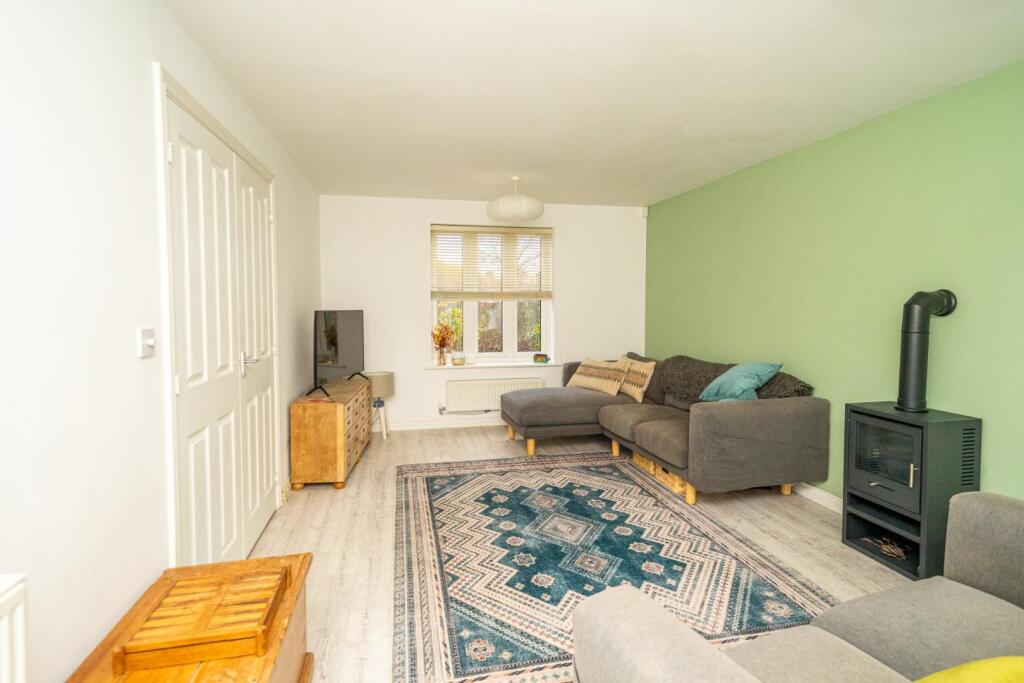 Lancaster Way, Pitstone, Leighton Buzzard photo 2