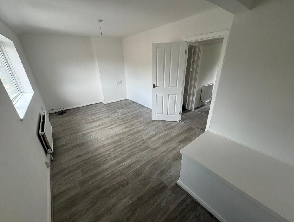 2 Eltham Close, Nottingham, NG8 6BS photo 5