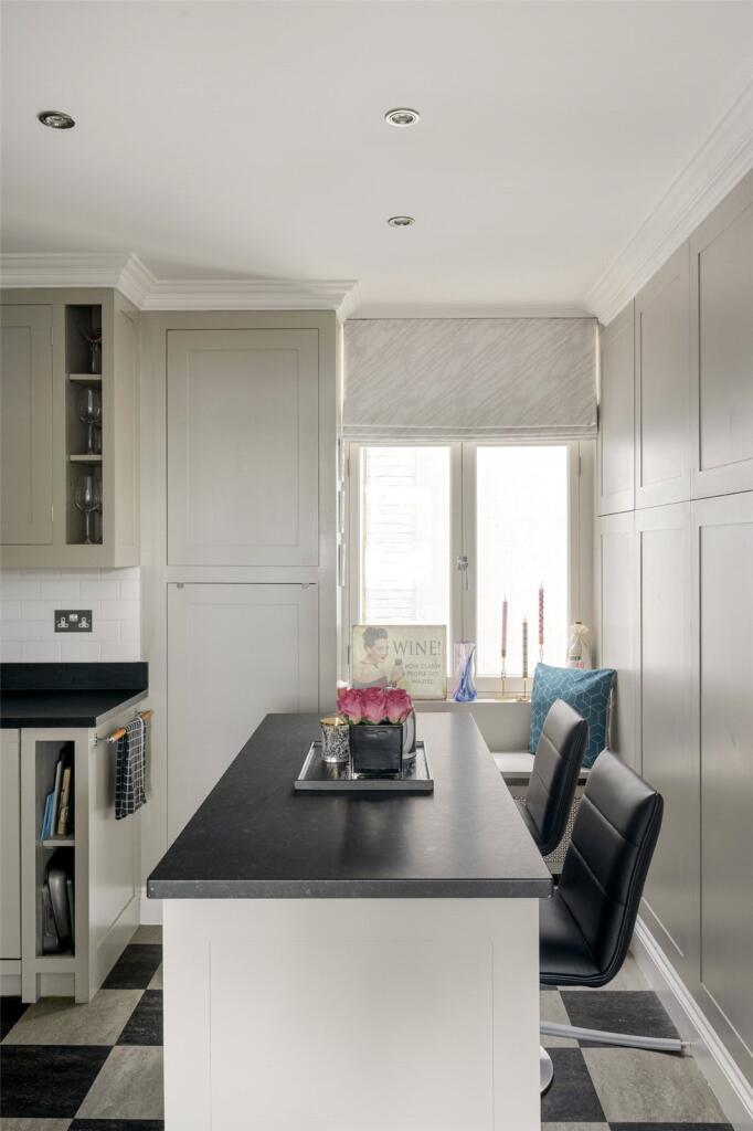 Apartment in London - View 5