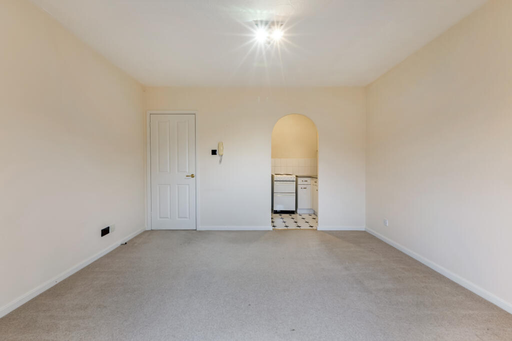 Additional image 3 of Robin Court, Harpenden, AL5