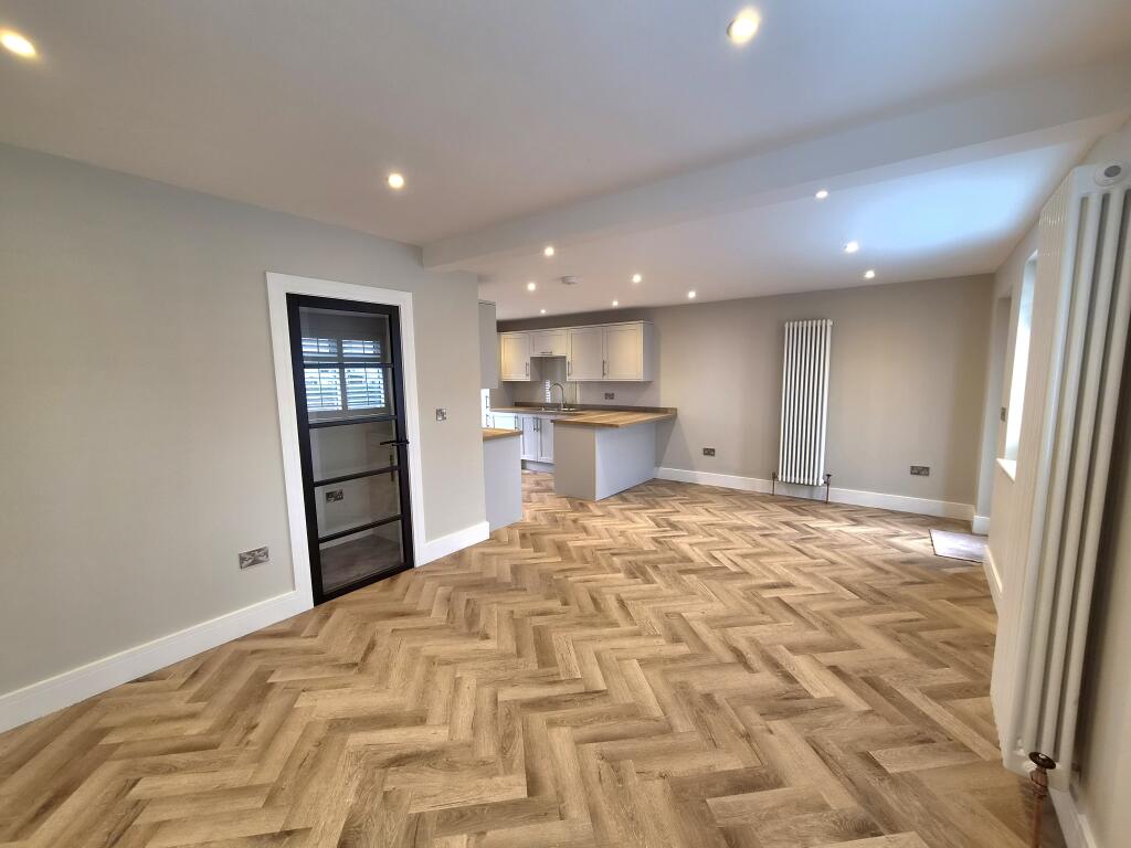 House in Manchester, Greater Manchester - More