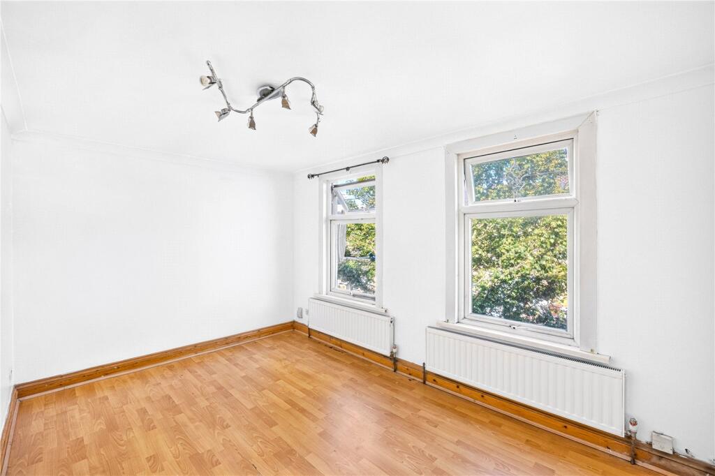 House in London - View 5