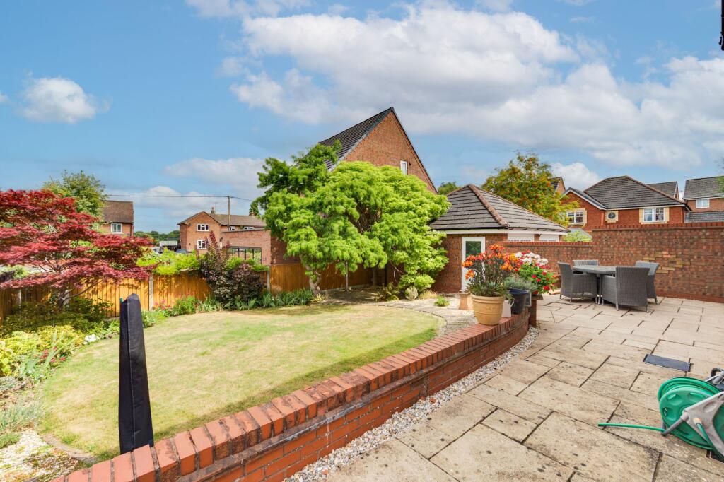 Bowline Close, Malkins Bank, CW11 photo 4