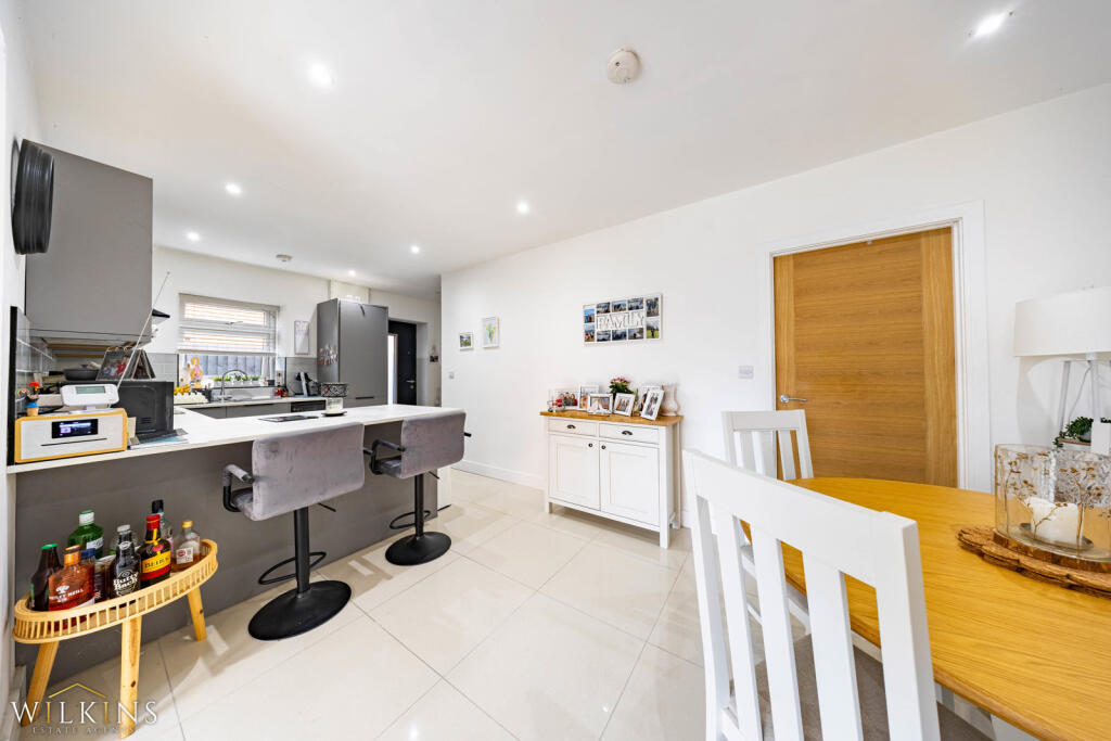 House in Kingsbury - View 4