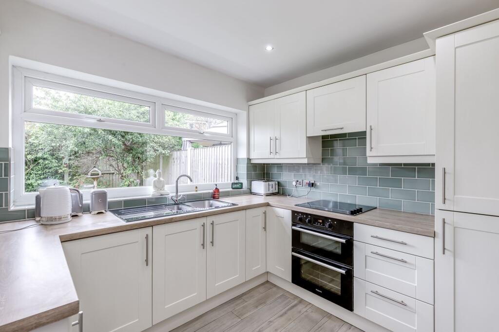 Almond Brook Road, Standish, WN6 photo 3