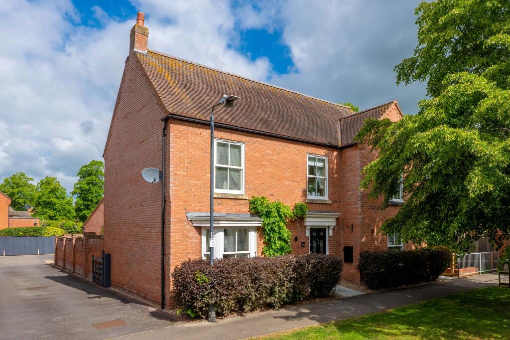 Main image of property: St. Peters Way, Stratford-Upon-Avon, CV37