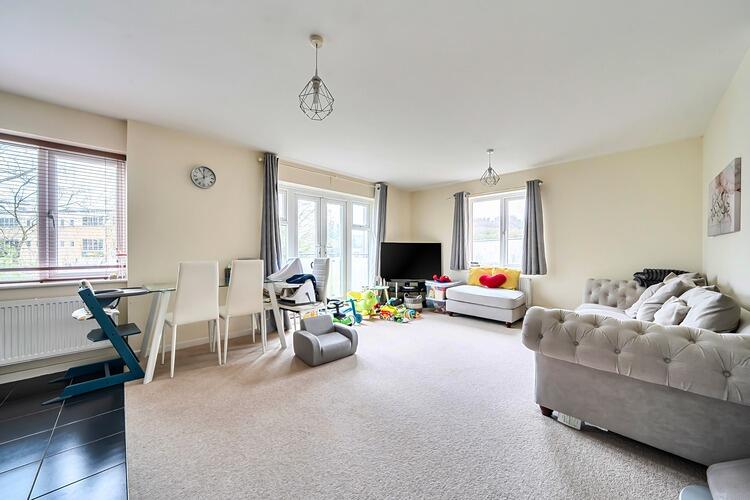 Main image of property: Highgate House, High Wycombe, Buckinghamshire, HP11
