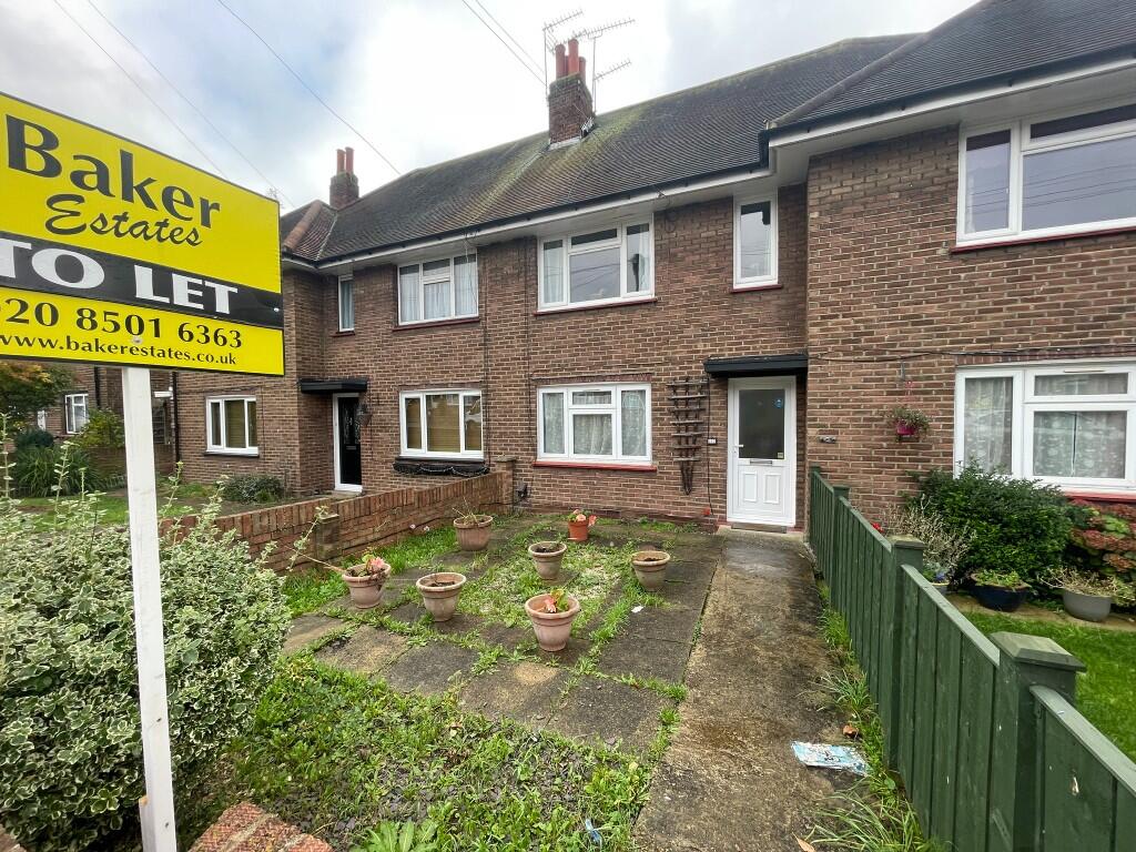 Main image of property: Chelmsford Avenue, Romford, London, RM5