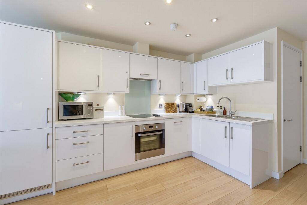 Apartment in London - View 5