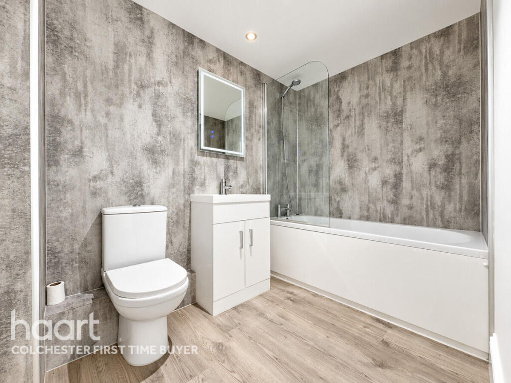 Apartment in Colchester - More