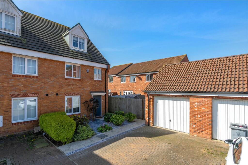 3-bed terraced on Great Leighs, Bourne, PE10, £240,000