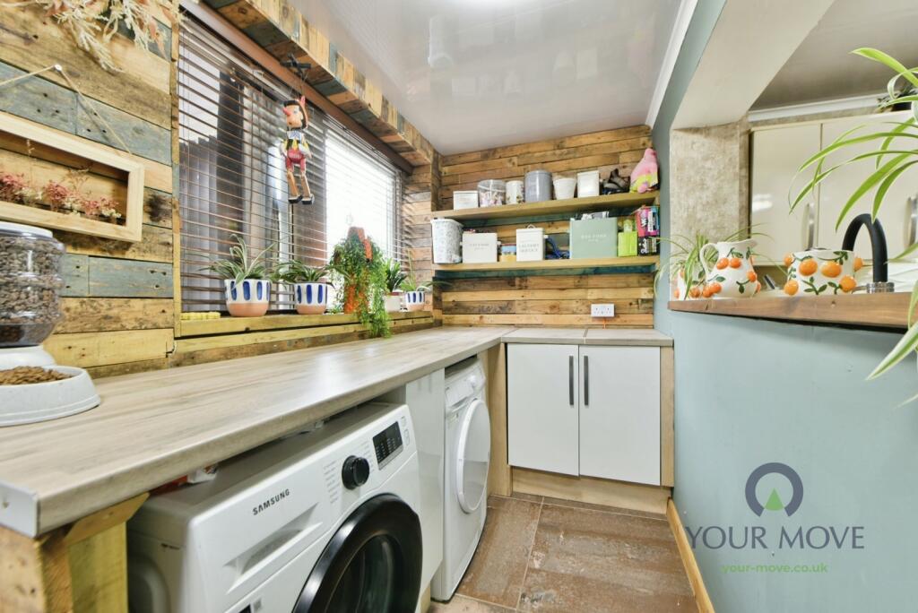 House in Oldham, Greater Manchester - View 5
