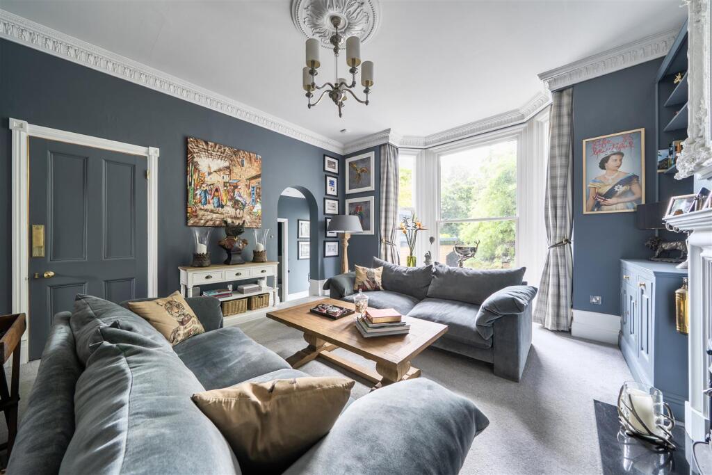 Apartment in Kingston upon Thames - View 5