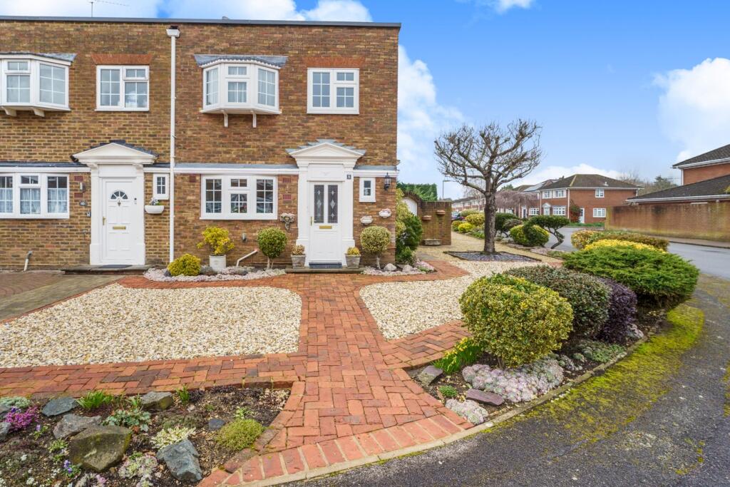 Main image of property: Shaftesbury Crescent, Staines-upon-Thames, TW18