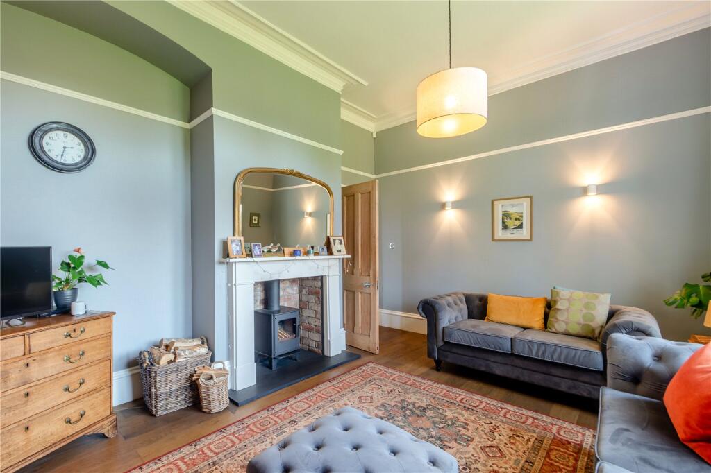 House in Leeds, Pool - View 6