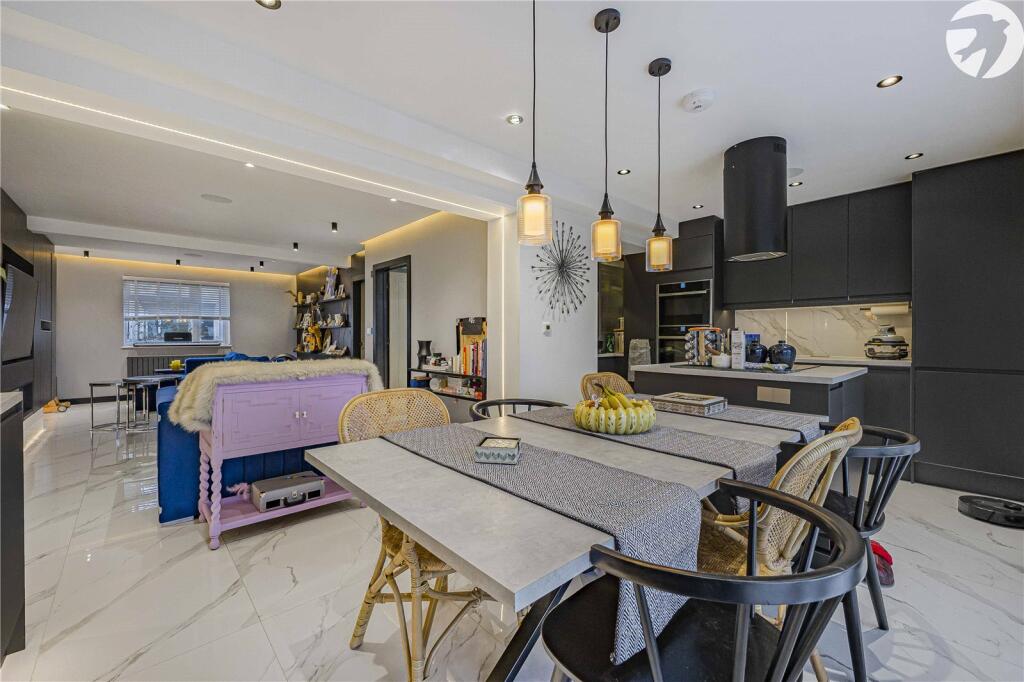 Main image of property: Frindsbury Road, Rochester, Kent, ME2