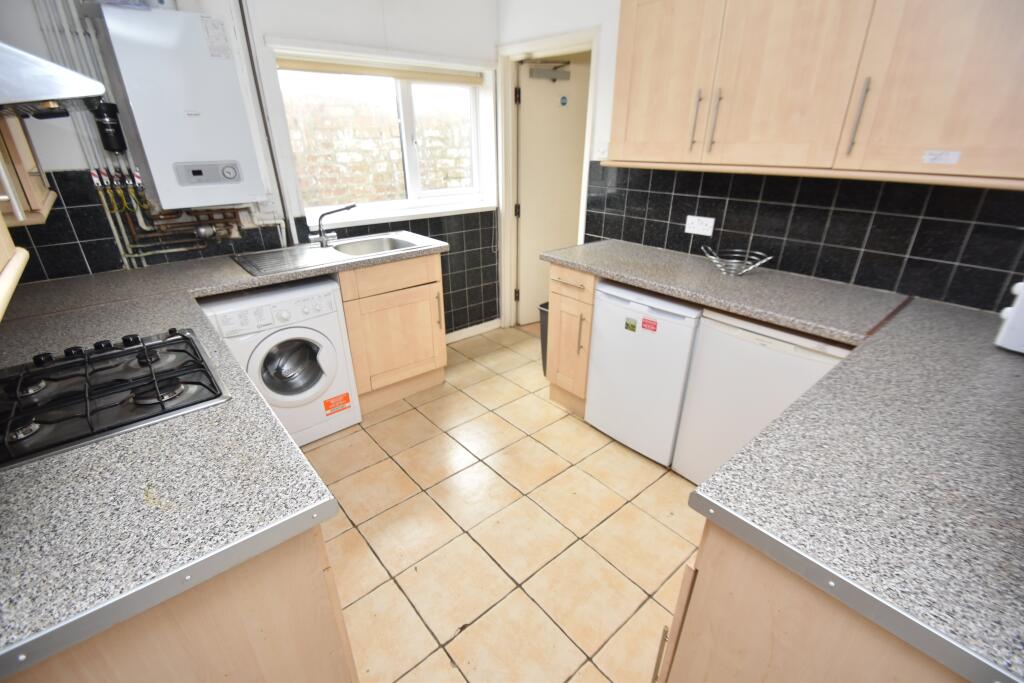House in Cardiff, Maindy, Cathays - View 4