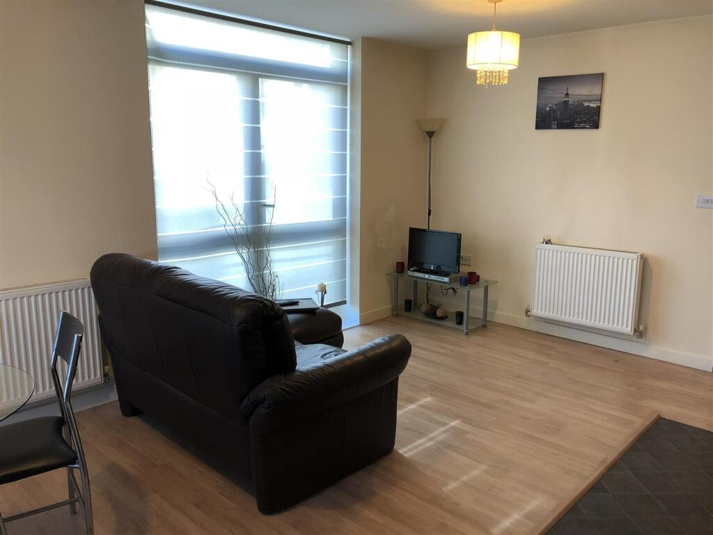 Apartment in Watford - View 5