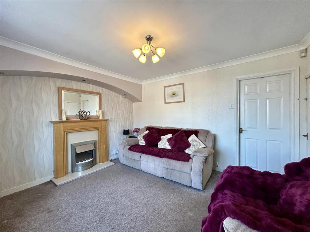 Red Leasowes Road, Halesowen - View 2