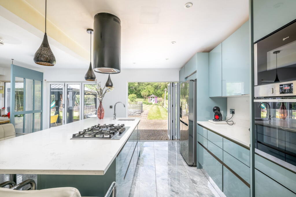 Codicote Road, Welwyn, AL6 9TT - View 6