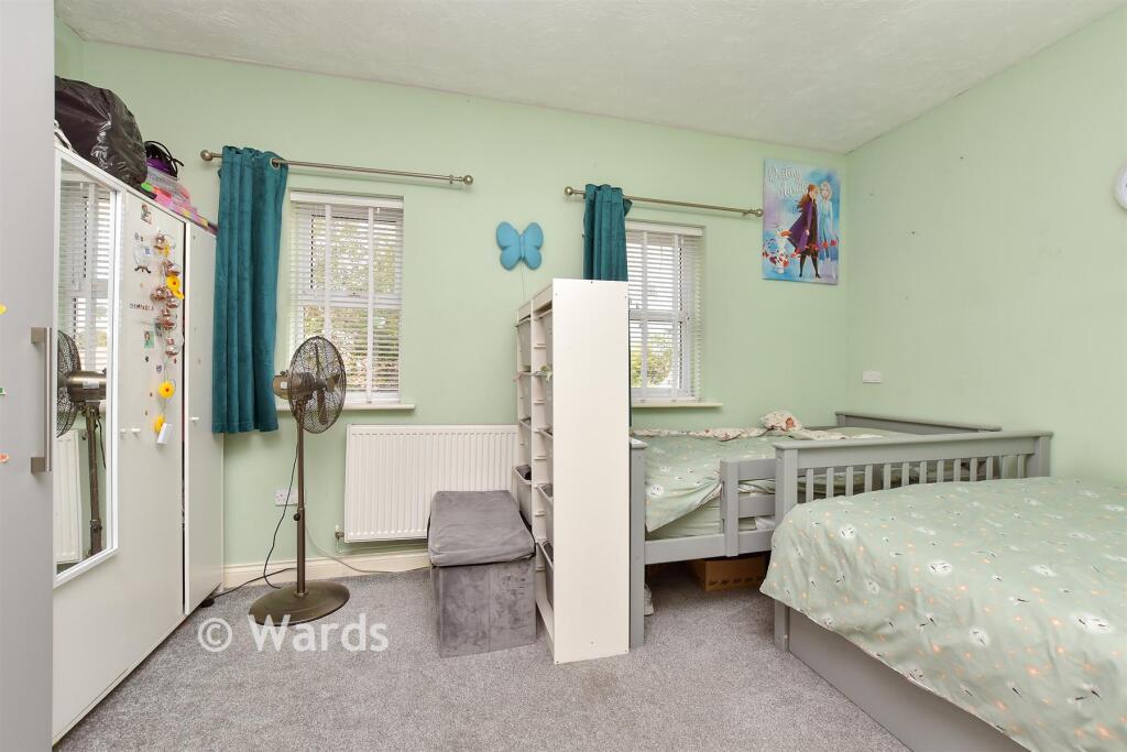 House in Chatham, Medway - More