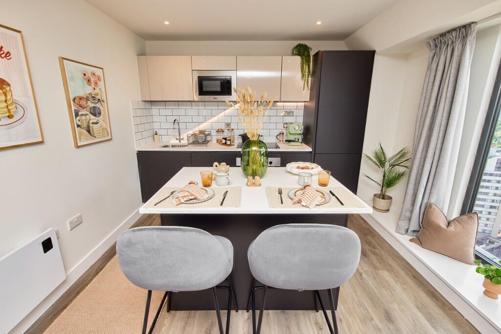 Apartment in Birmingham, West Midlands - View 2