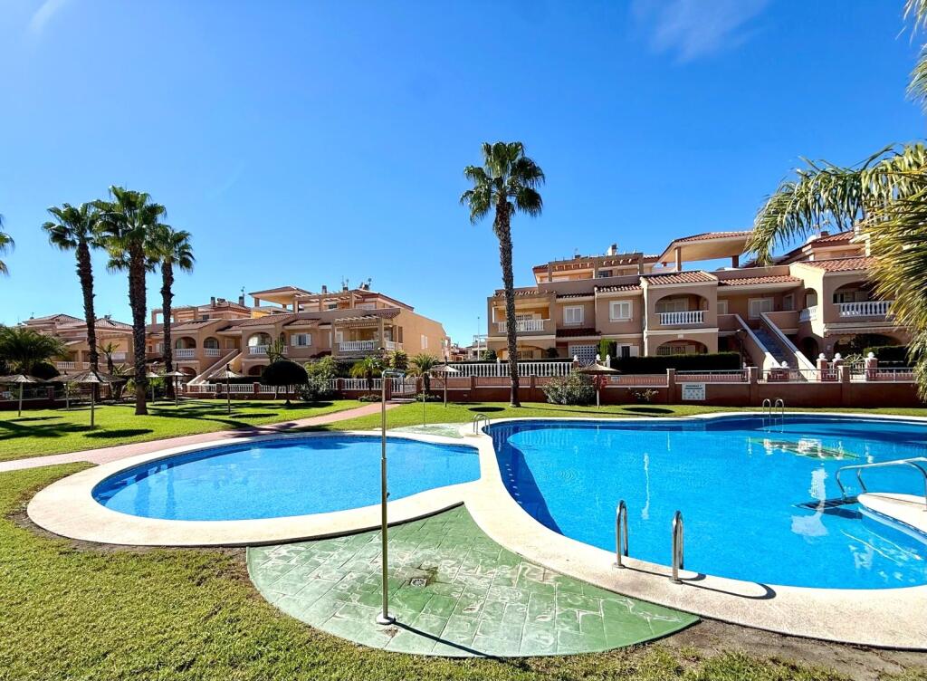 Main image of property: Valencia, Alicante, Playa Flamenca