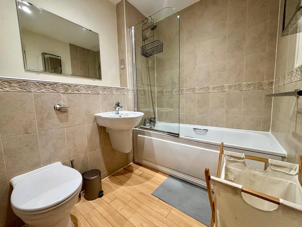 Apartment in Birmingham, West Midlands - View 5