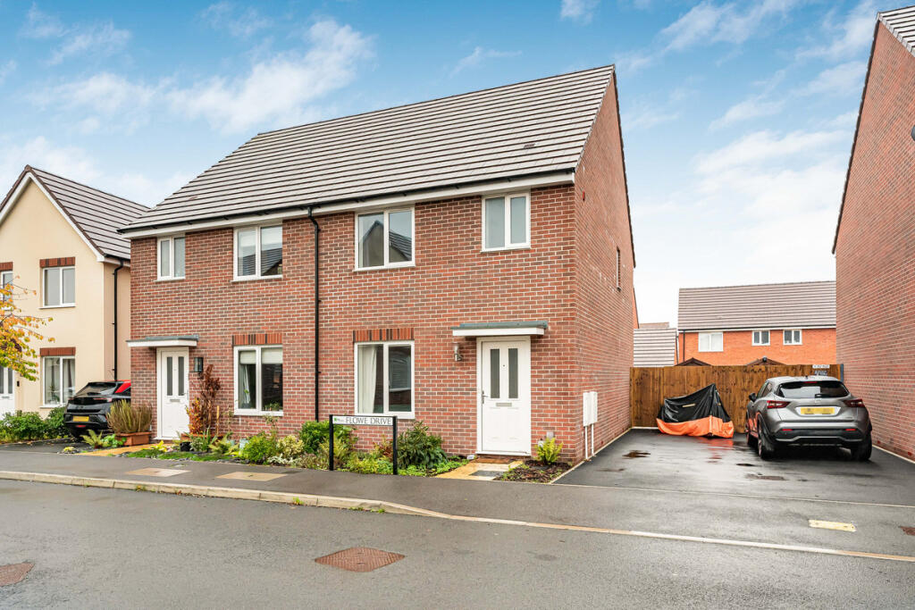 2-bed semi-detached on Flowe Drive, Wantage, OX12, £340,000