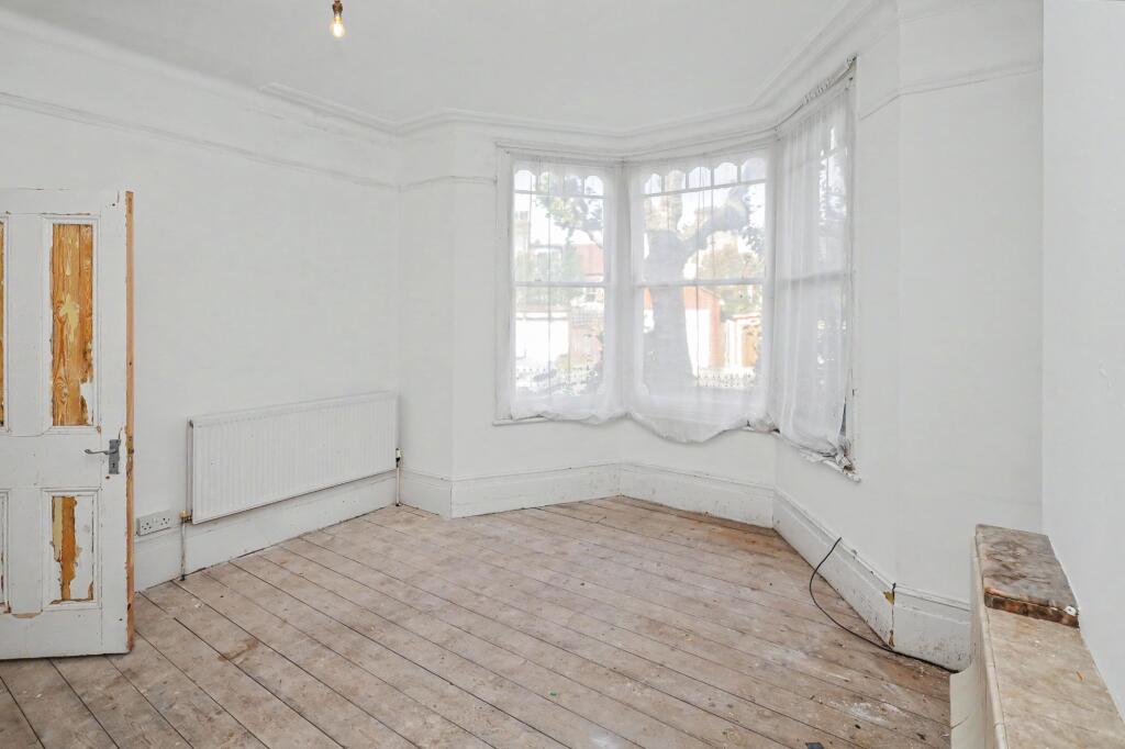 House in London - View 2